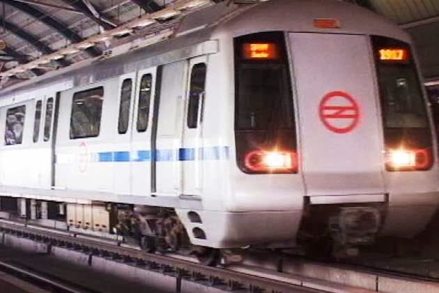 A Delhi Metro Snag Like Never Before!