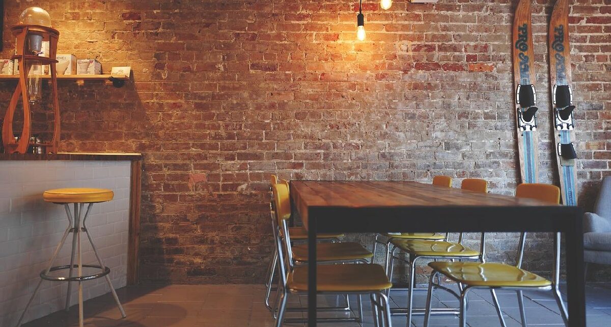 start a restaurant in Delhi